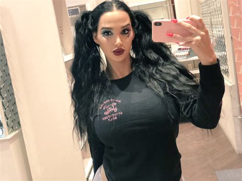 As of this writing, Amy Anderssen has an estimated net worth of 1. . Amyanderssen instagram